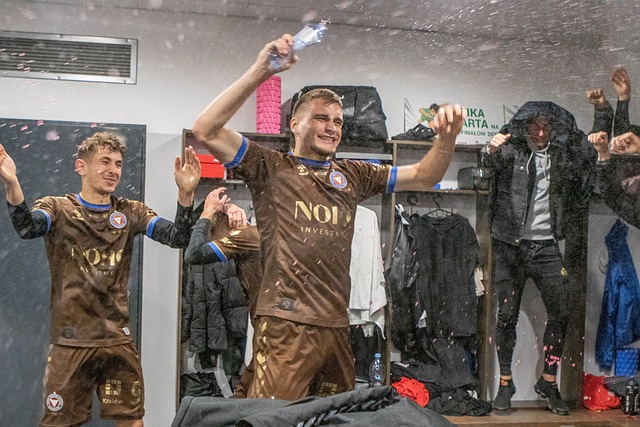 希门尼斯：进球那一刻想起了妻儿，那球是我所爱的人一起进的